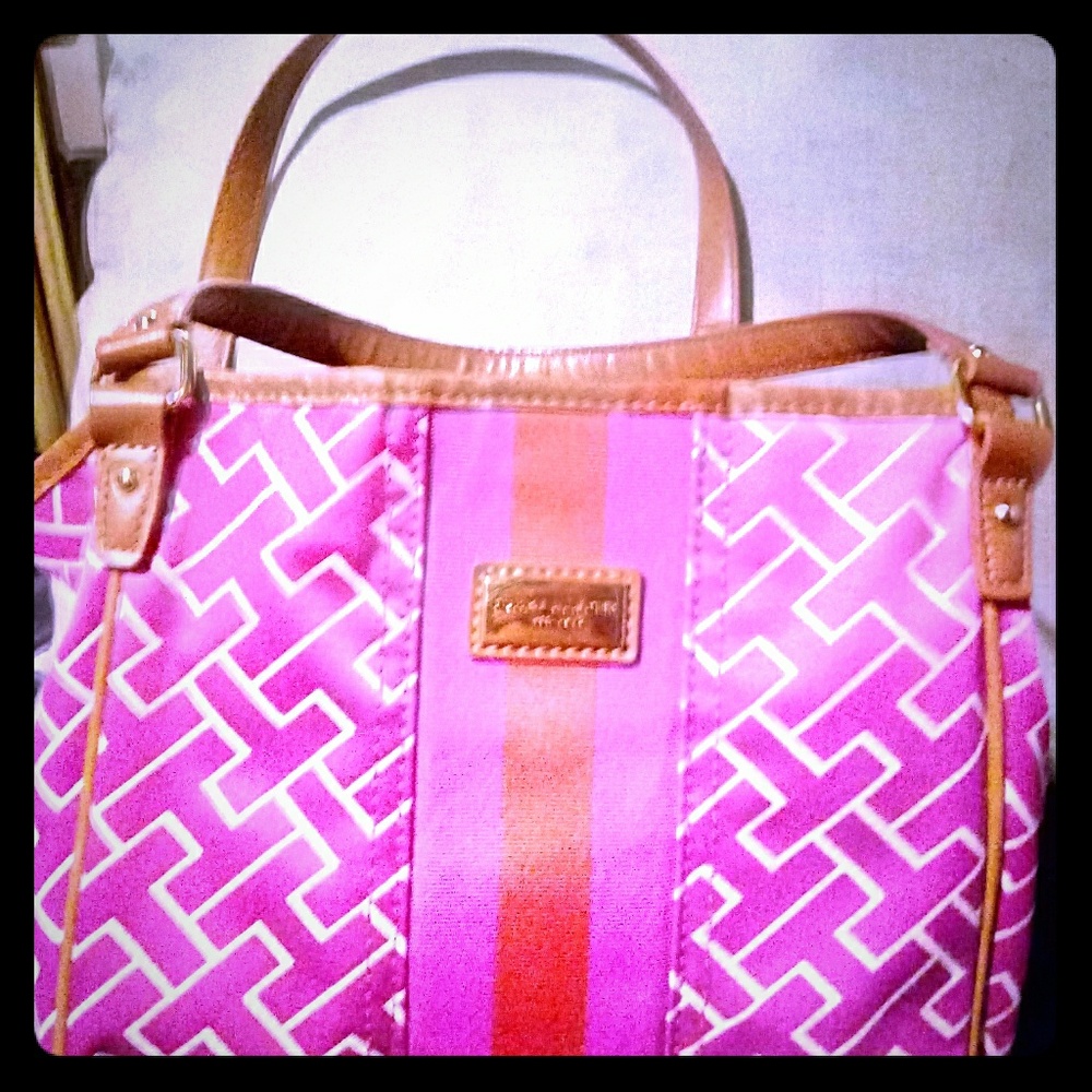 Tommy Hilfiger tote, hot pink, med sized button cl
